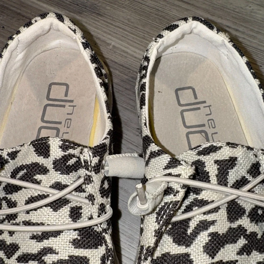 Hey Dude Wendy Cheetah Grey Woven Slip‎ On Shoes Women's Size 6 Lightweight EUC